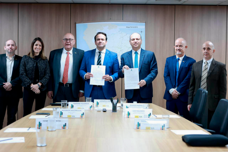 Paraná e União firmam acordos técnicos para promover avanços na malha ferroviária