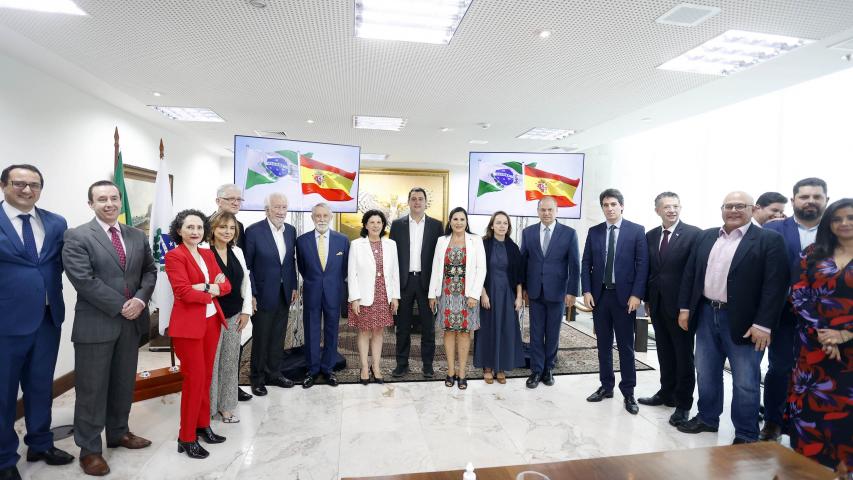 Governador e embaixadora da Espanha discutem parcerias nas áreas de infraestrutura e educação